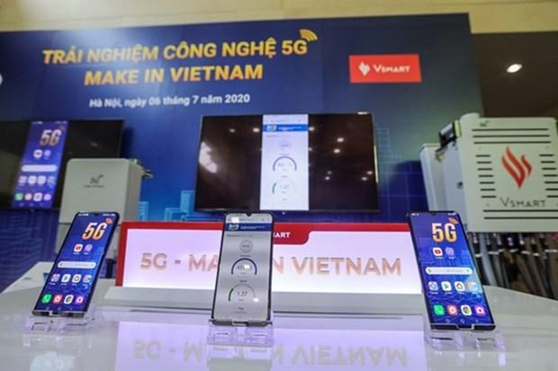Vinsmart launches first Vietnamese-made 5G-enabled smartphone